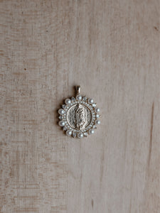 Mary pearl pendant 33